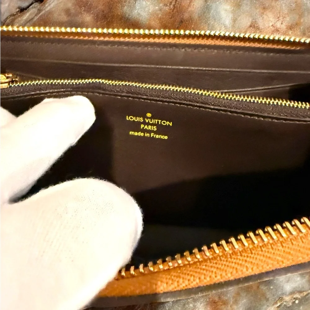 Louis Vuitton Articles De Voyage Veau Soie Lena Calfskin Camel Zippy Wallet - Picture 5 of 10